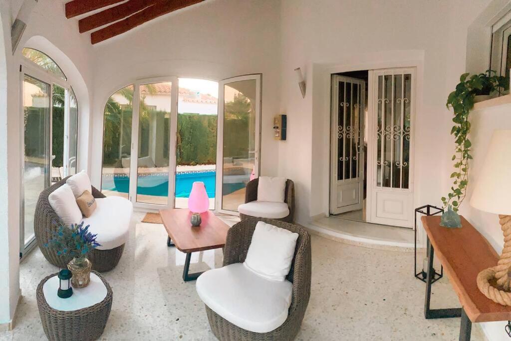 Impresionante Villa Con Piscina - Oliva Nova מראה חיצוני תמונה