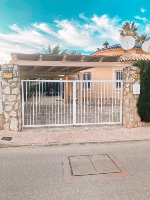 Impresionante Villa Con Piscina - Oliva Nova מראה חיצוני תמונה